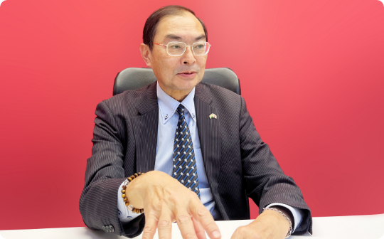 企業インタビュー者